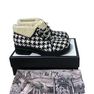 Gucci Shearling Houndstooth Lace Up Ankle Boots Black White 39
